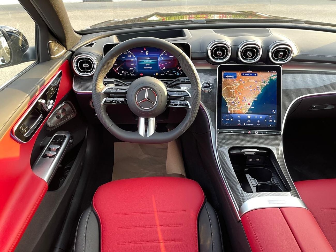 مرسيدس بنز C 200 AMG Premium Plus 5 y warranty 2025 GCC