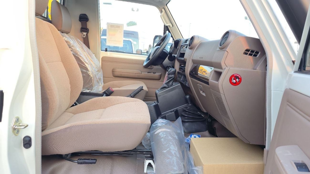 Toyota Land Cruiser Pick Up TOYOTA LC 79 S/C A/T 2.8L DSL MODEL YEAR 2025 WHITE(WITH DIFFIRENTIAL LOCK)
