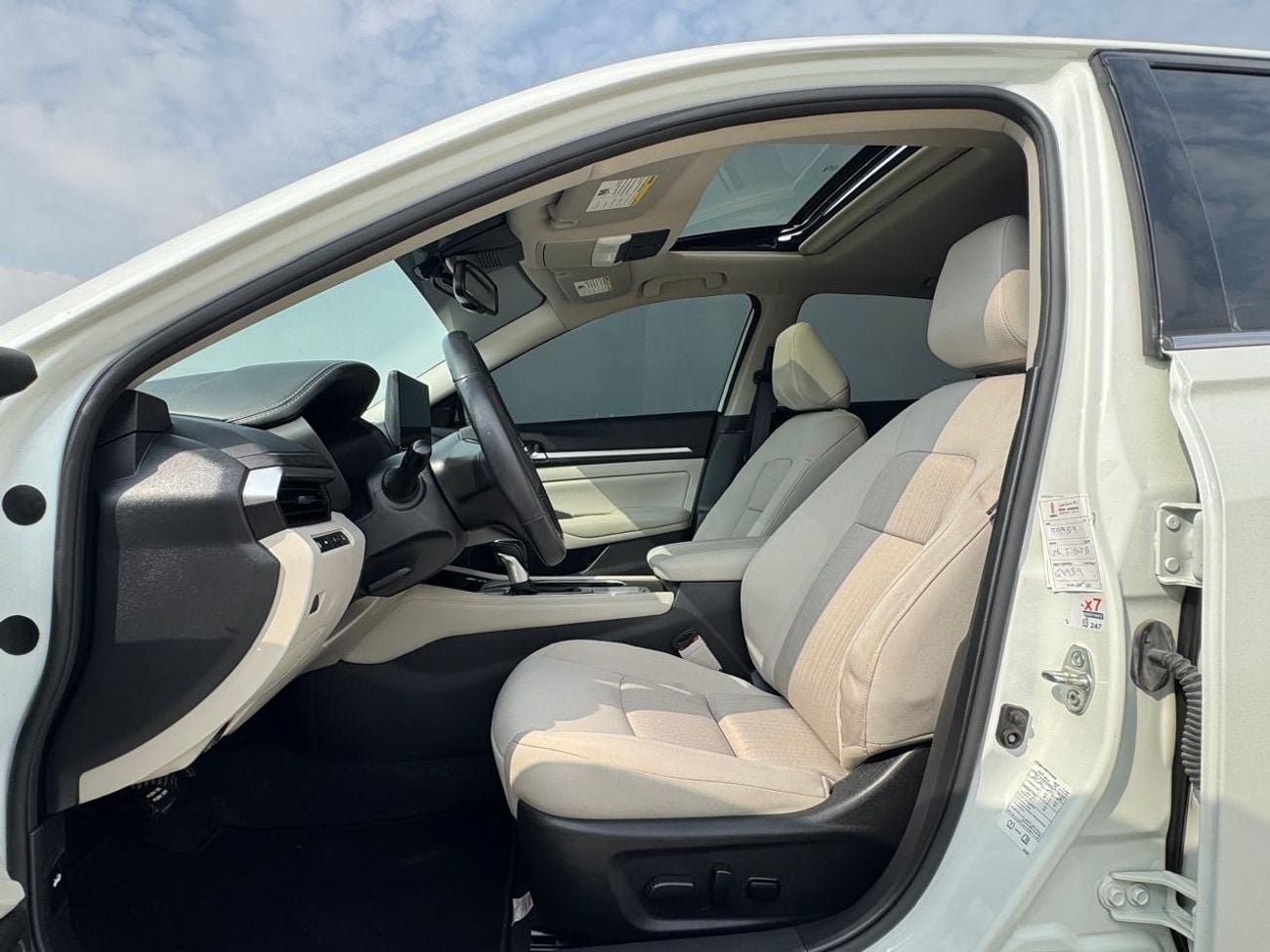 Nissan Altima Nissan Altima SV 2023 Sunroof GCC