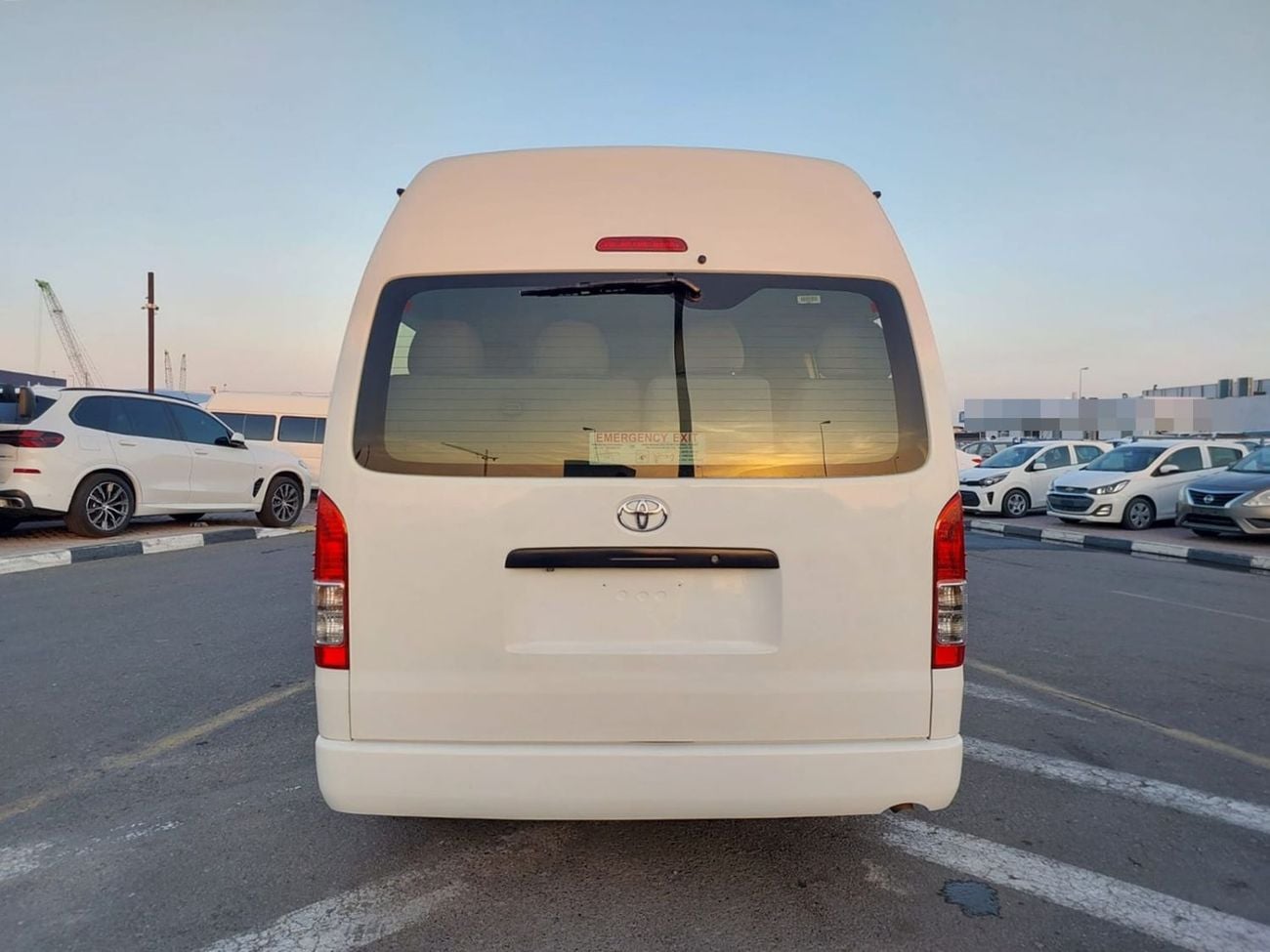 تويوتا هاياس TOYOTA HIACE COMMUTER VAN RHD 2017 MODEL 3.0 L DIESEL AUTOMATIC(PM33049)