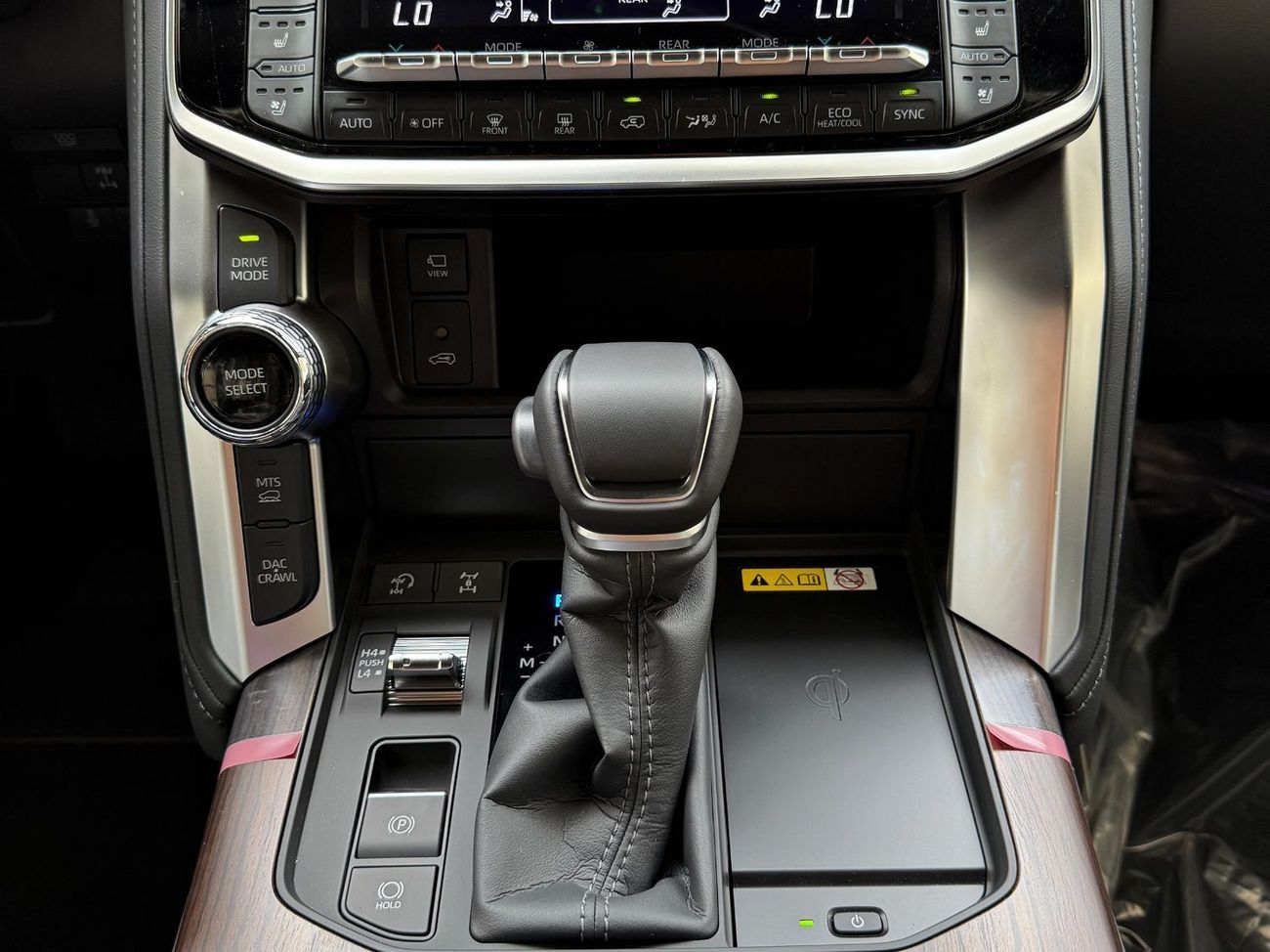 Toyota Land Cruiser VX-high DIESEL 3.3 TWIN TURBO FULL **EXPORT ONLY**التصدير فقط خارج الخليج***