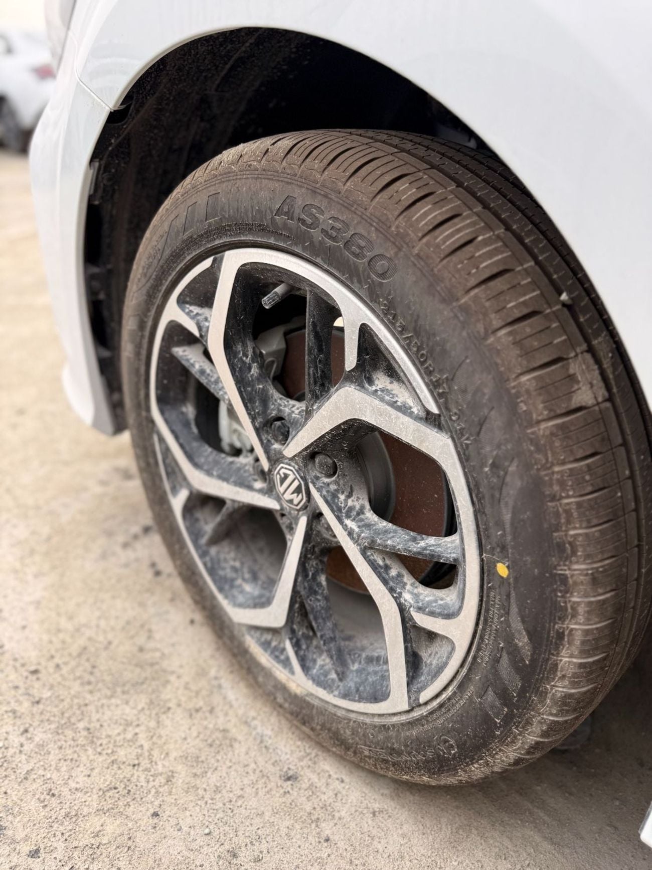 أم جي 5 MG5 1.5L Luxury Edition