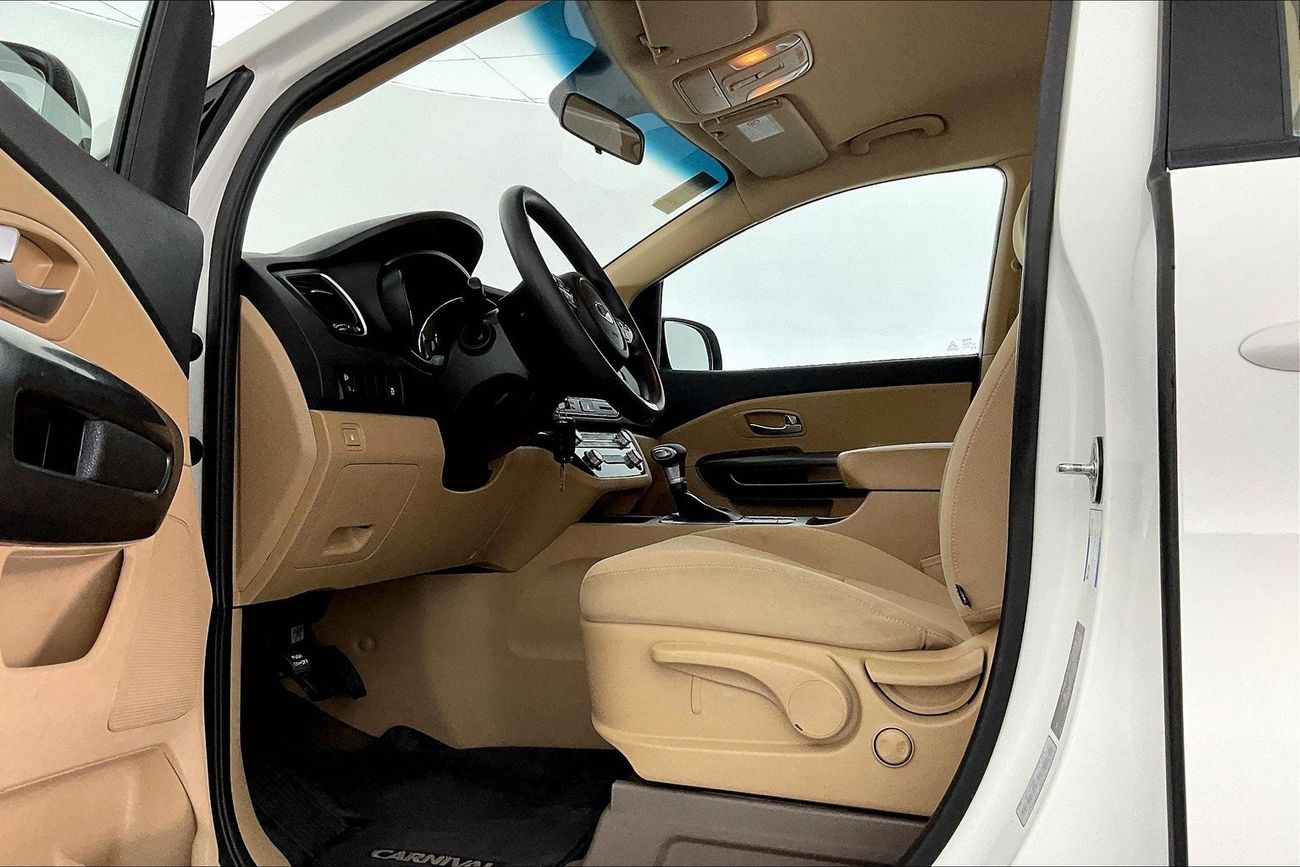 كيا كارنيفال LX