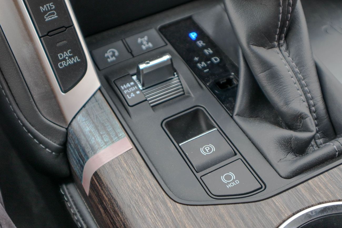 Toyota Land Cruiser VXR 3.5L Toyota Land Cruiser 300 Series (VJA300) VXR trim with the 3.5L