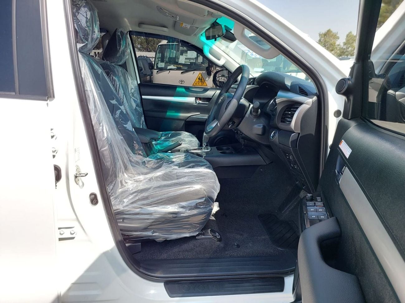 Toyota Hilux (RAMADAN OFFER) TOYOTA HILUX PICKUP RHD 2023 MODEL 2.8 L DIESEL AUTOMATIC(PM85171)