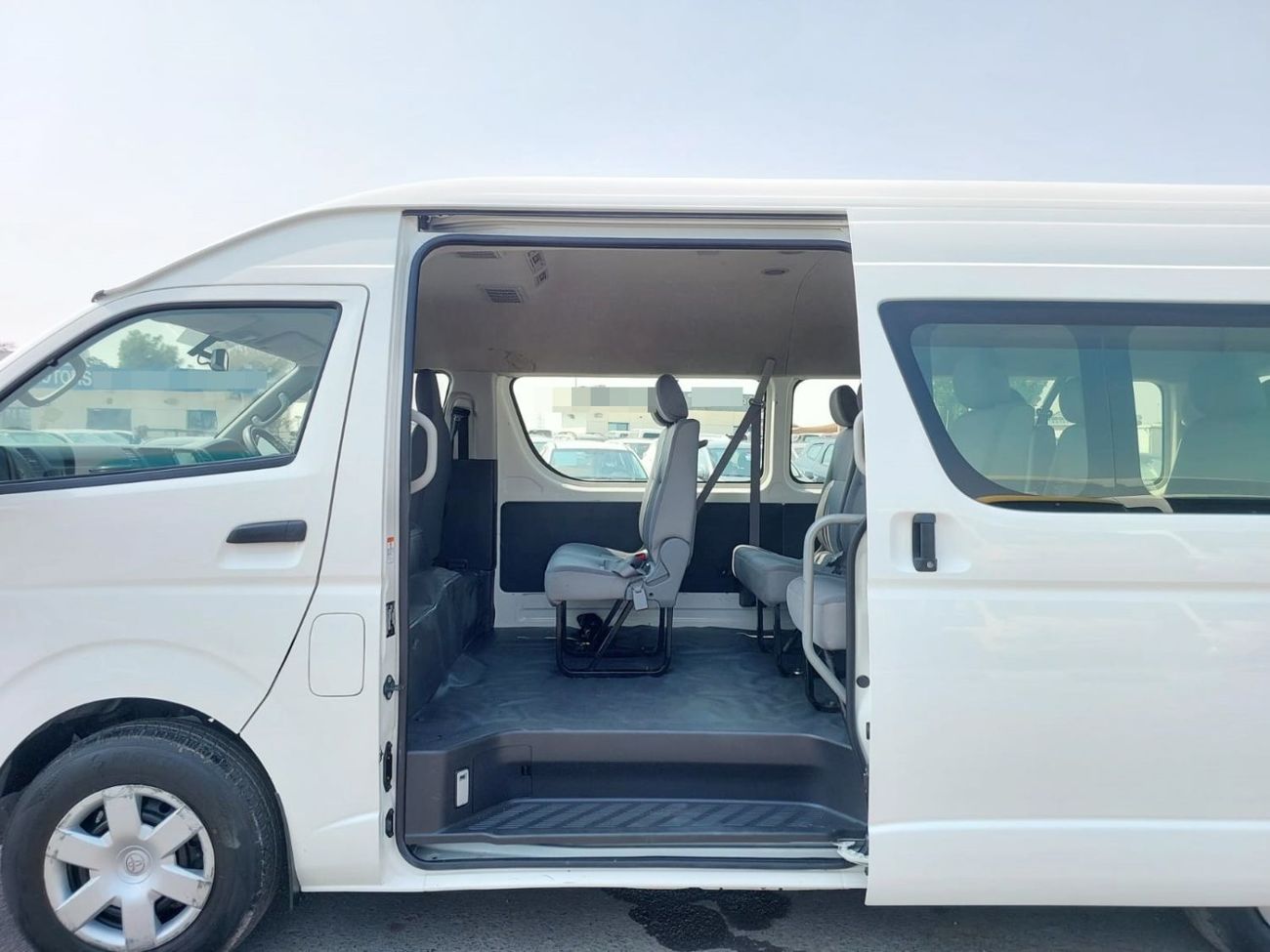 Toyota Hiace TOYOTA HIACE COMMUTER VAN RHD 2017 MODEL 2.7 L PETROL AUTOMATIC(PM77975)