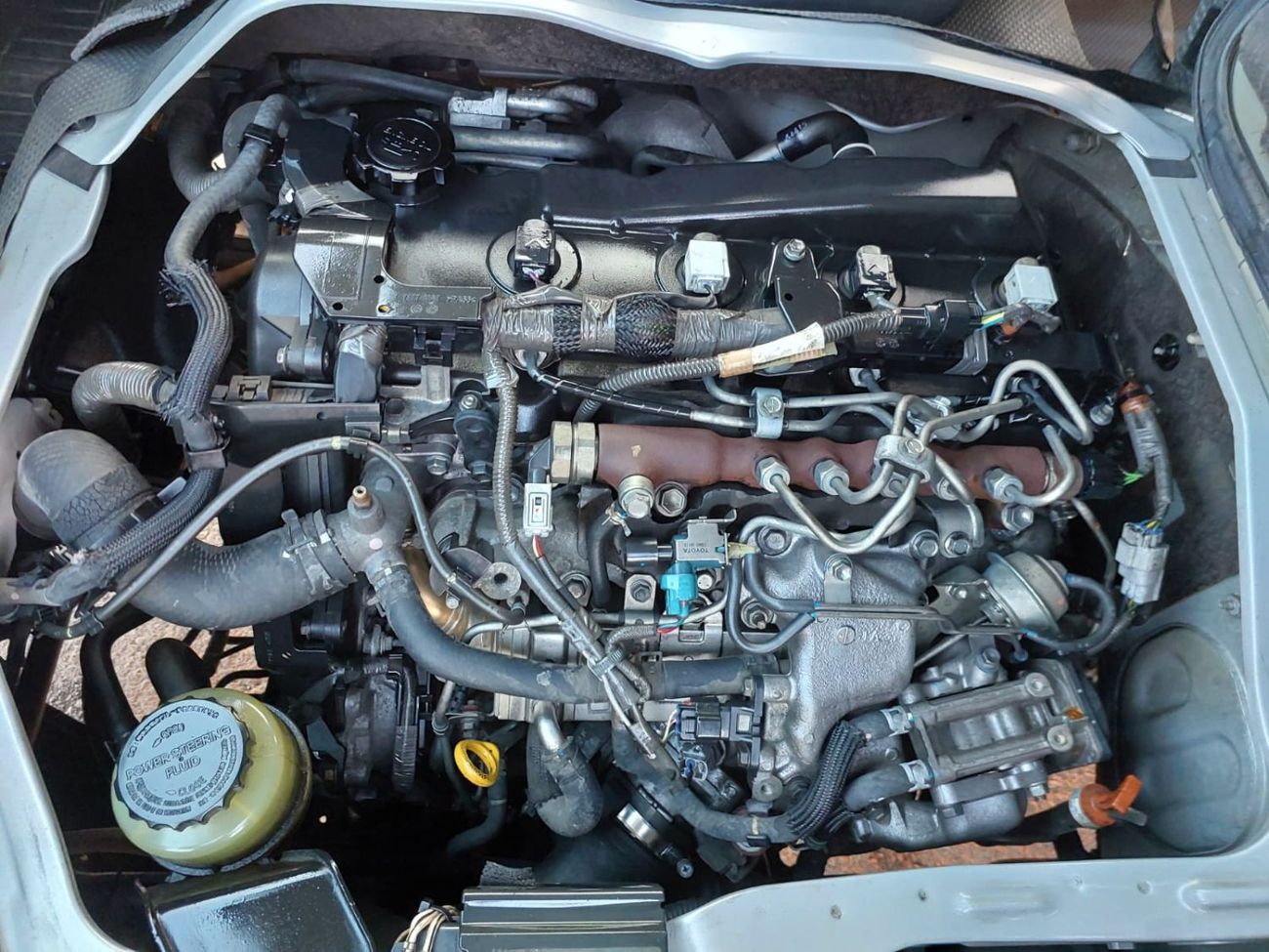 تويوتا هاياس TOYOTA HIACE VAN RHD 2014 MODEL 3.0 L DIESEL AUTOMATIC(PM42719)