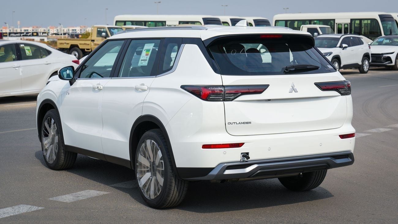 ميتسوبيشي آوتلاندر ميتسوبيشي أوتلاندر 2026 – الفئة المتوسطة (G05) 2.5 لتر | SUV بسبعة مقاعد | مواصفات الخليج | للتصدير 