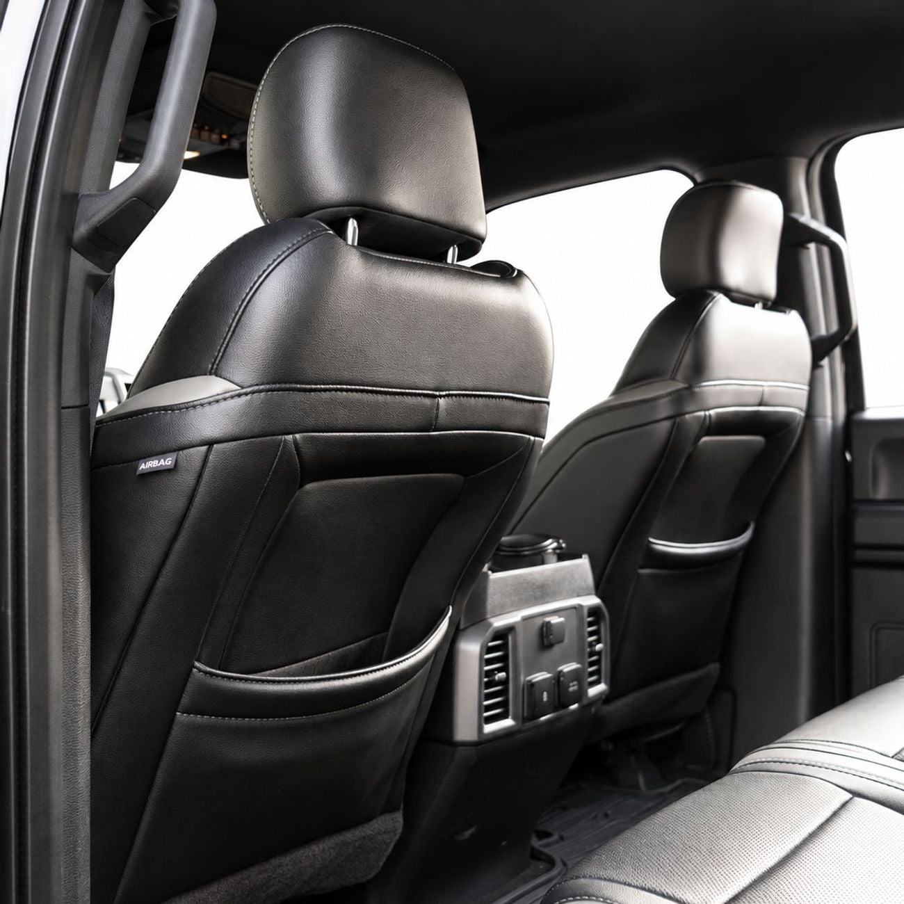Ford F-150 RAPTOR CREW CAB LUX 3,265 P.M • 0% Downpayment • F-150 Raptor • 1 Year Warranty