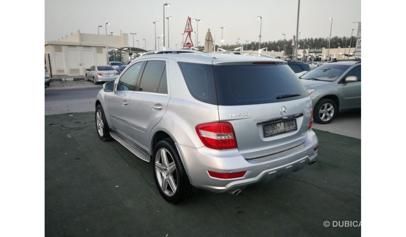 Mercedes-Benz ML 350 Mercedes ML350 model 2010 GCC original color