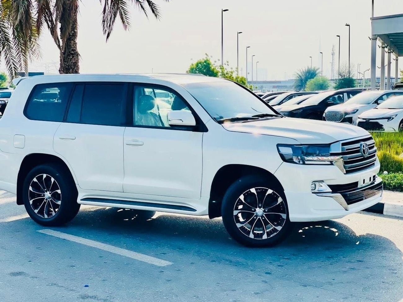 تويوتا لاند كروزر GXR4 3.3L Toyota landcuriser GXR V8 2021 Full option