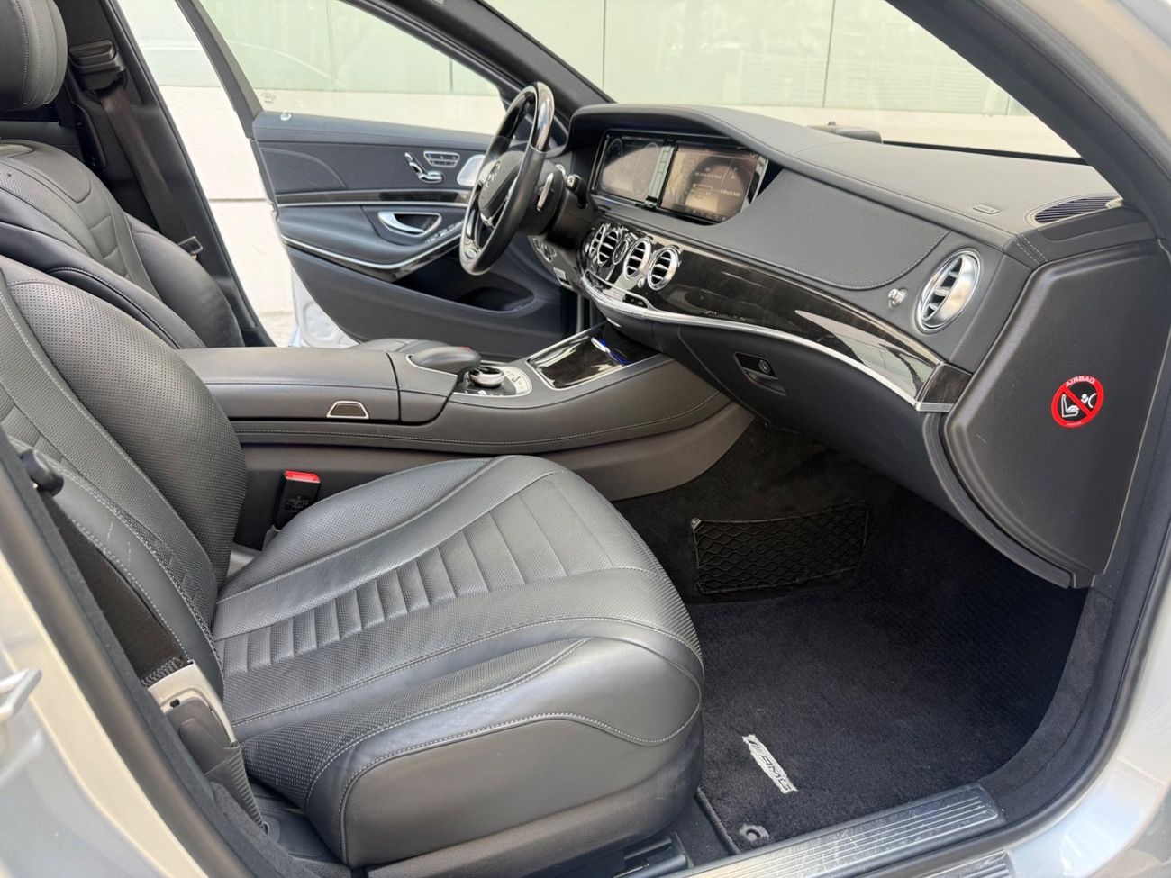 Mercedes-Benz S 500 AMG 4.7L AMG Line* Low Mileage*Chauffeur*TV*Massage*Panoramic Roof