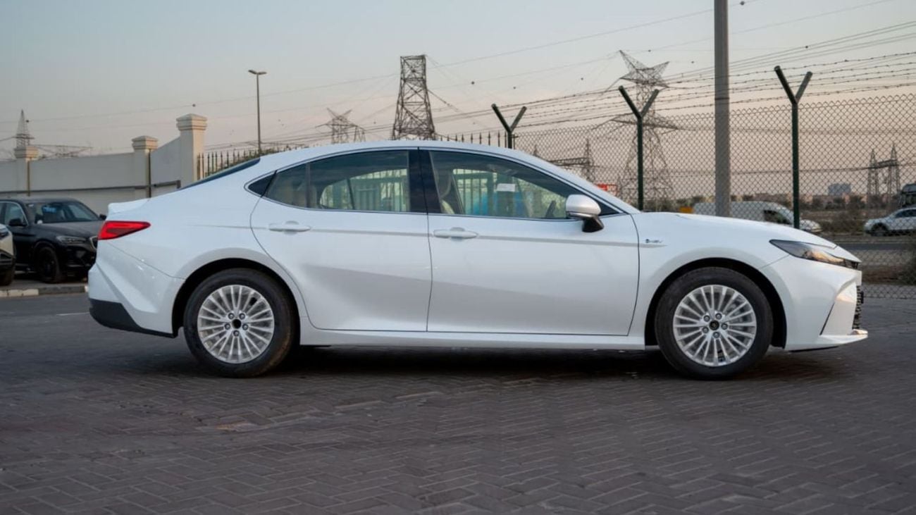 تويوتا كامري GLE 2.5L Hybrid