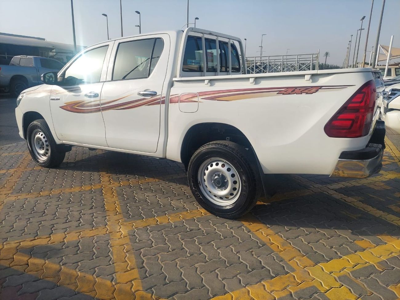 Toyota Hilux DC 4WD 2.4L DIESEL MANUAL TRANSMISSION