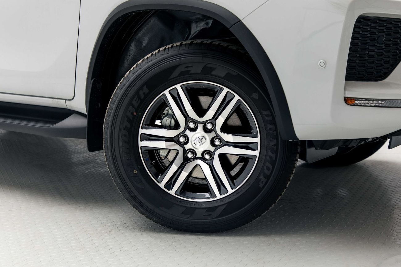 Toyota Fortuner 2.7L - Platinum White Pearl Chamois | Export Only