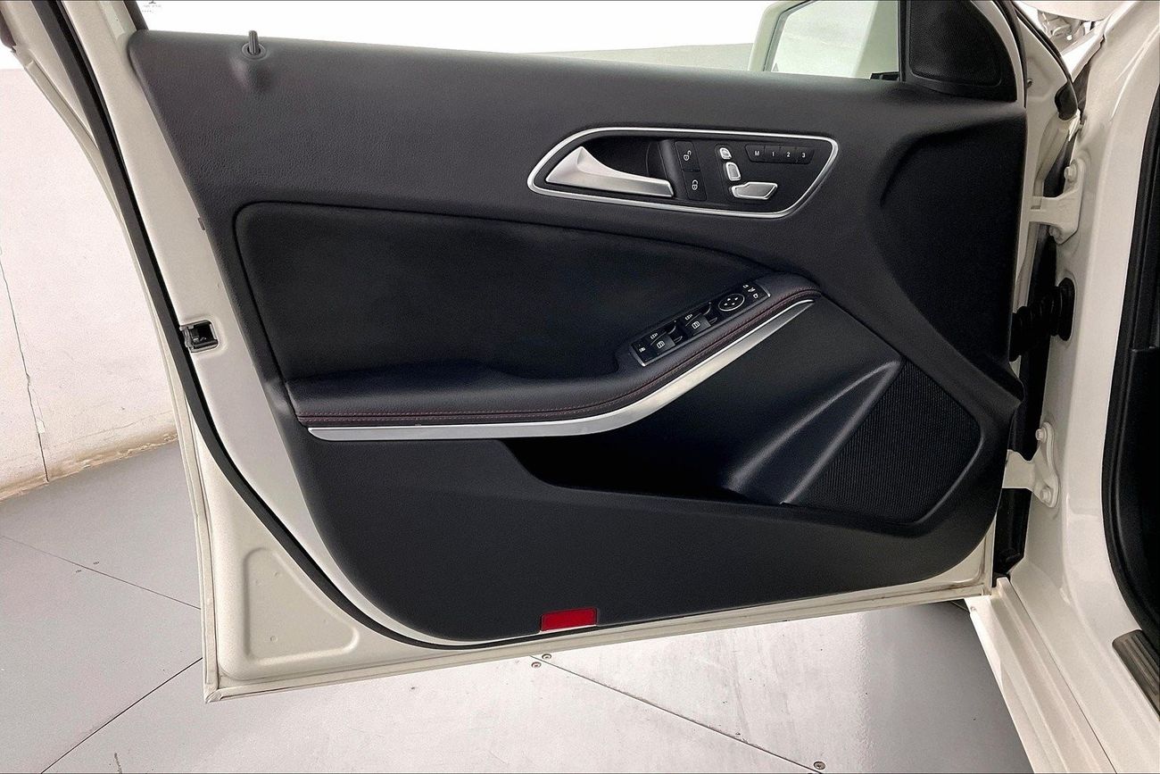 Mercedes-Benz A 250 Sport AMG (W176) | 1 year free warranty | 0 Down Payment