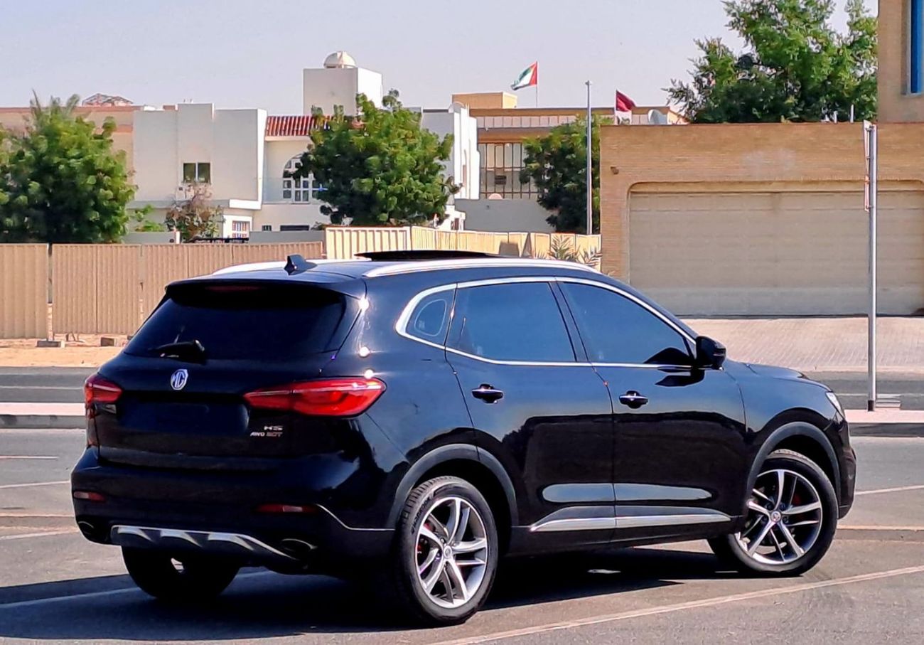 MG HS Luxury 2.0L 780-Monthly l GCC l Panoramic, Cruise, Leather l Accident Free