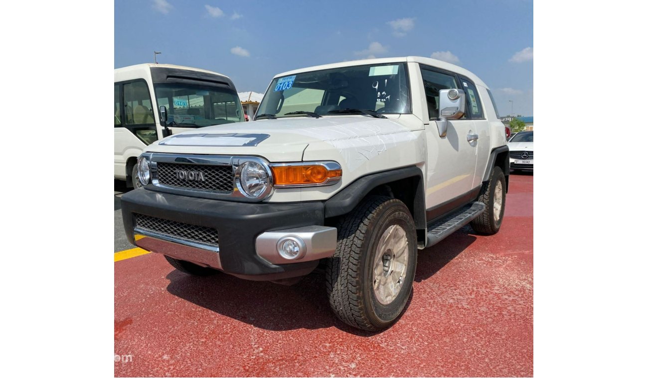 Toyota FJ Cruiser TOYOTA FJ CRUISER 4.0L AWD MODEL 2021 WHITE COLOR