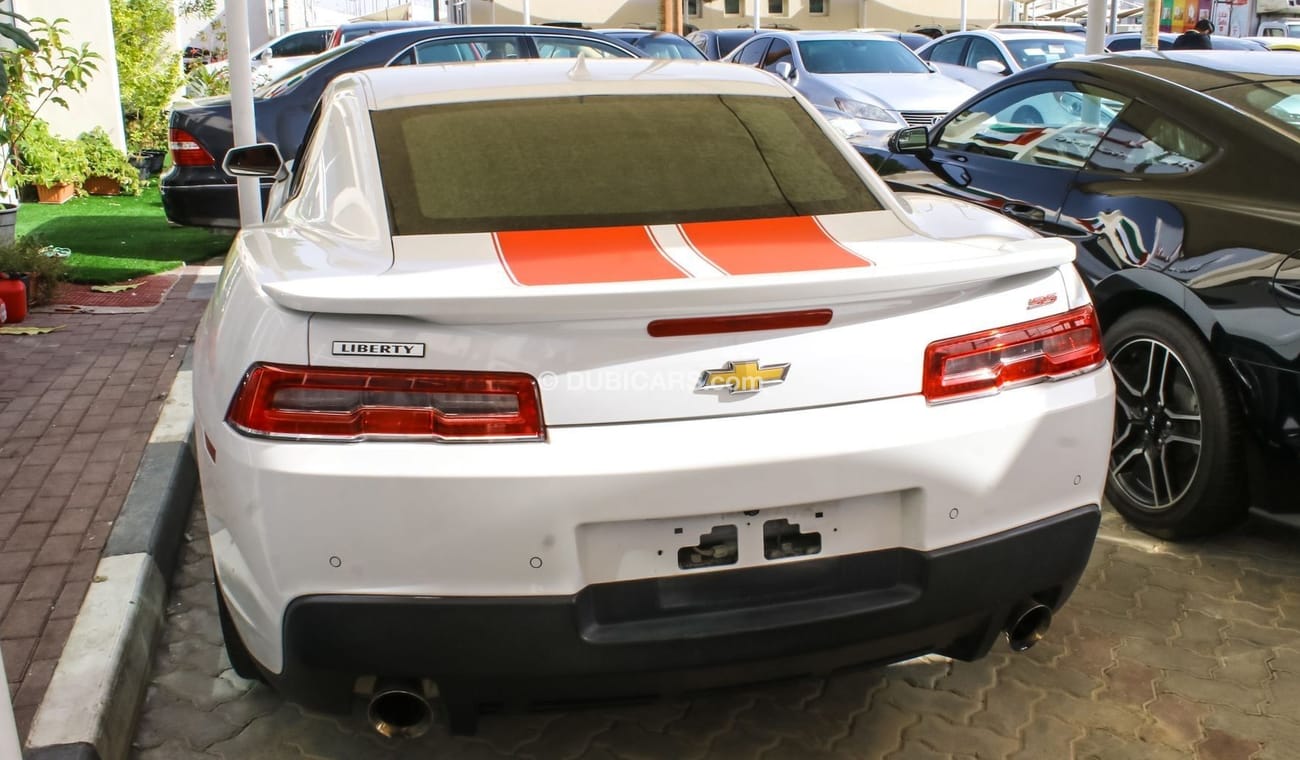 Chevrolet Camaro SS V8