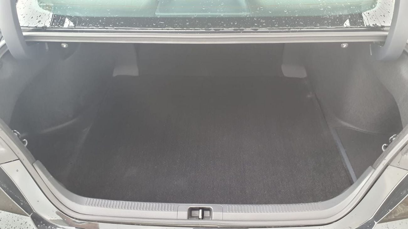 تويوتا كامري Intelligent Dual-Engine – 2.0L Hybrid – 2024