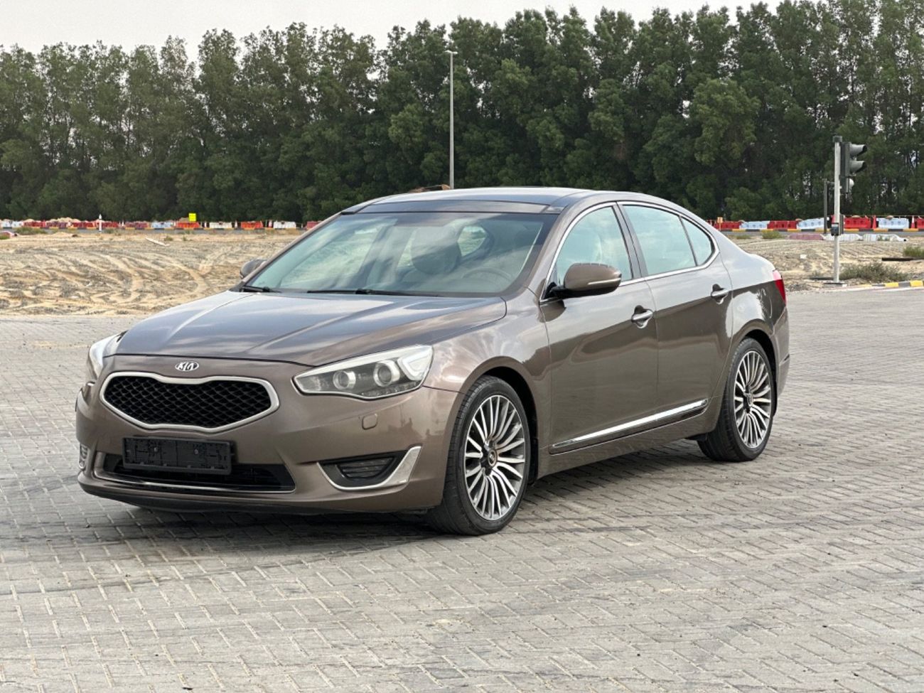 كيا كادنزا موديل 2014 خليجي فل مواصفات بانوراما وتحكم كهربي كامل ونظام صوت ممتاز