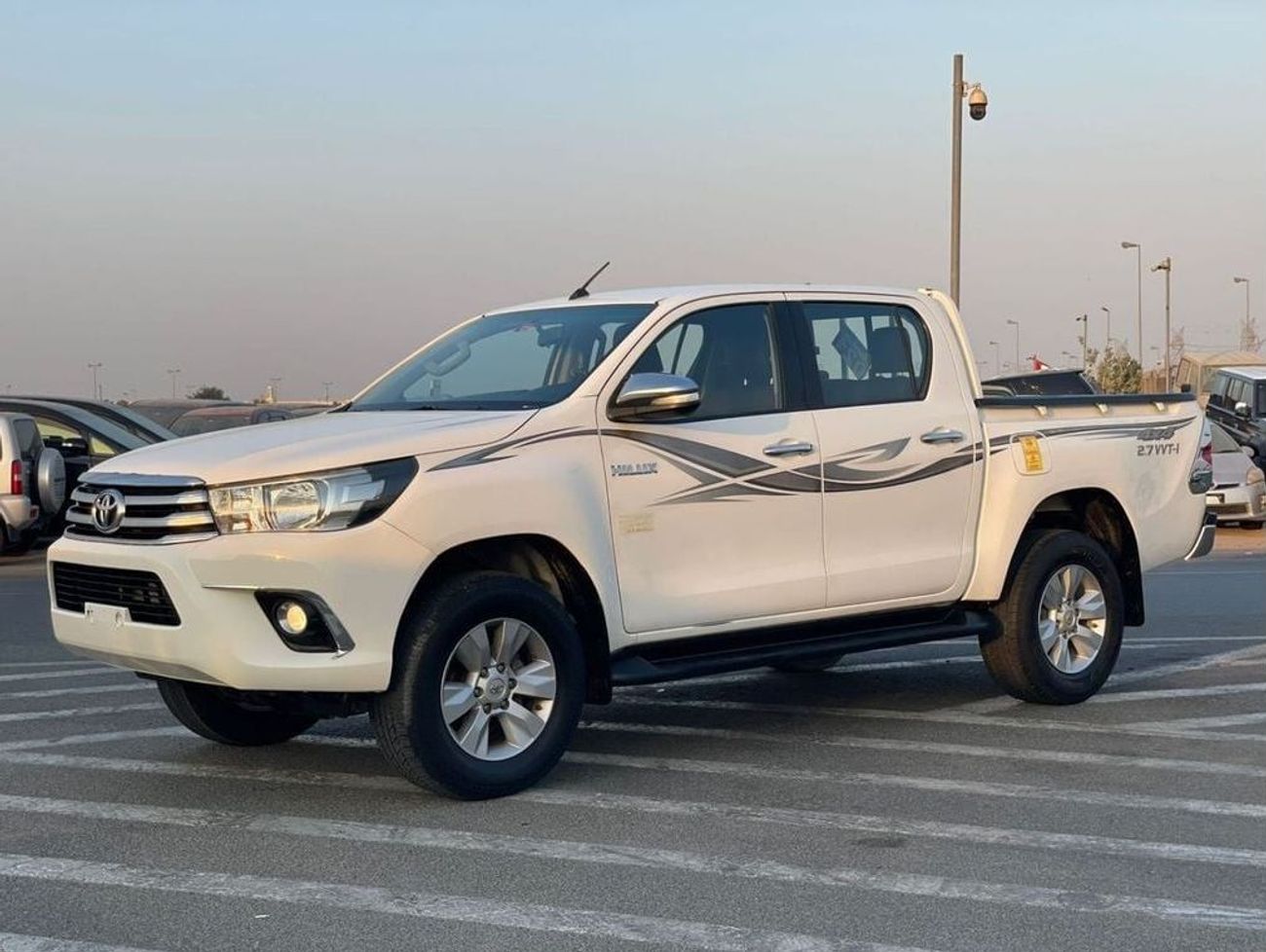 تويوتا هيلوكس 2017 Toyota Hilux GLX 2.7L V4 - AWD 4x4 - Full Option SR5 Edition Rear CAM / AC - Rims With Side Ste