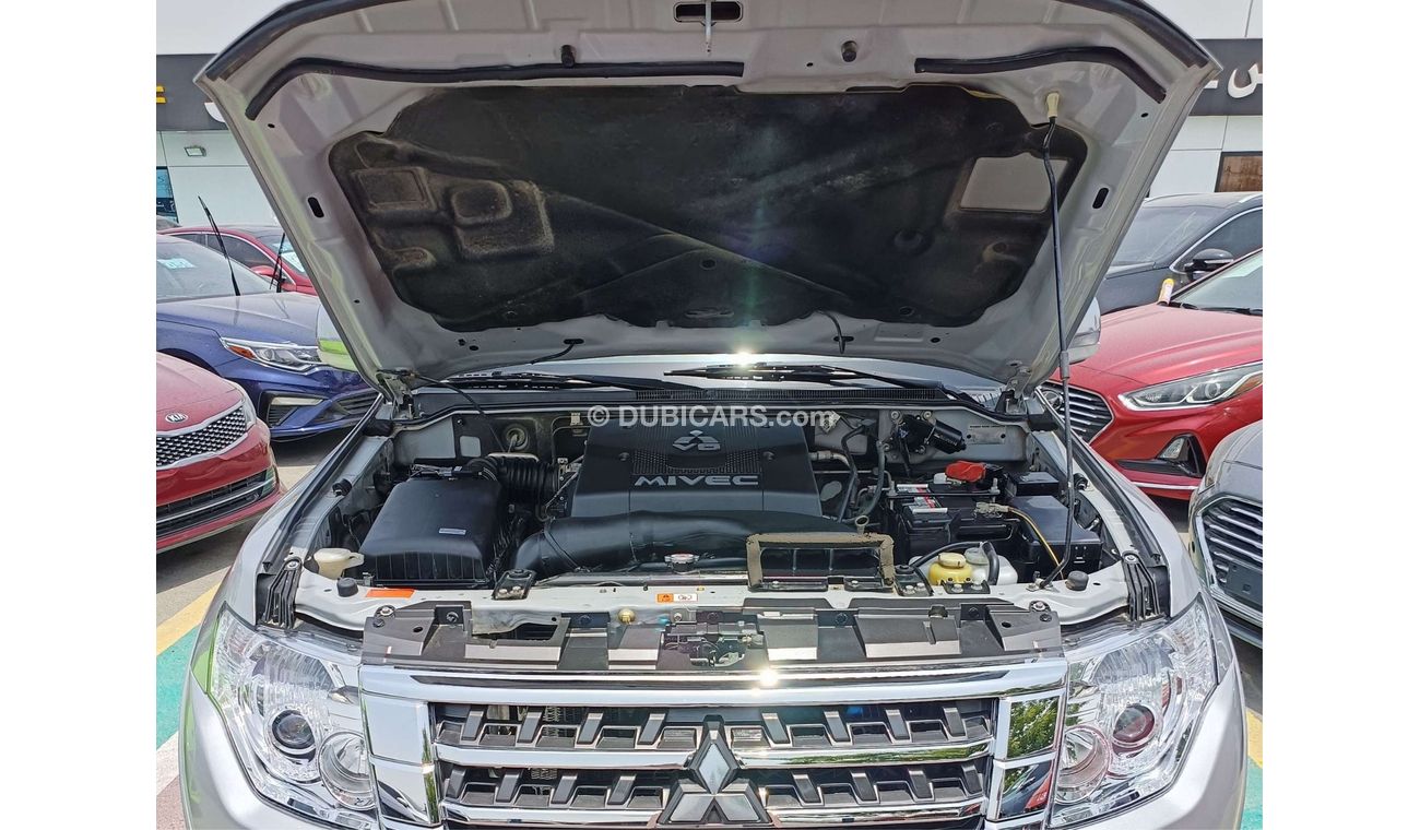 Mitsubishi Pajero // 889 AED Monthly //  SUNROOF / ELECTRIC / LEATHER SEAT LOT / FOP (LOT # 16132)