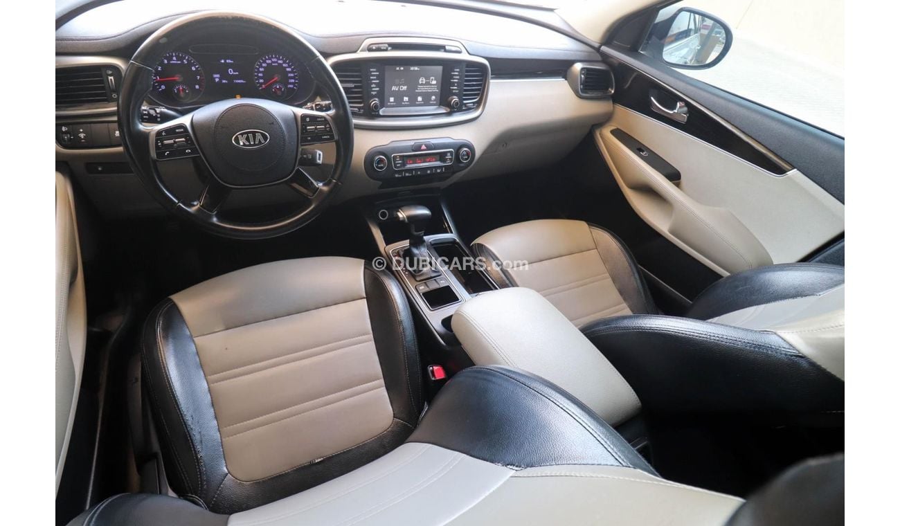 كيا سورينتو UM