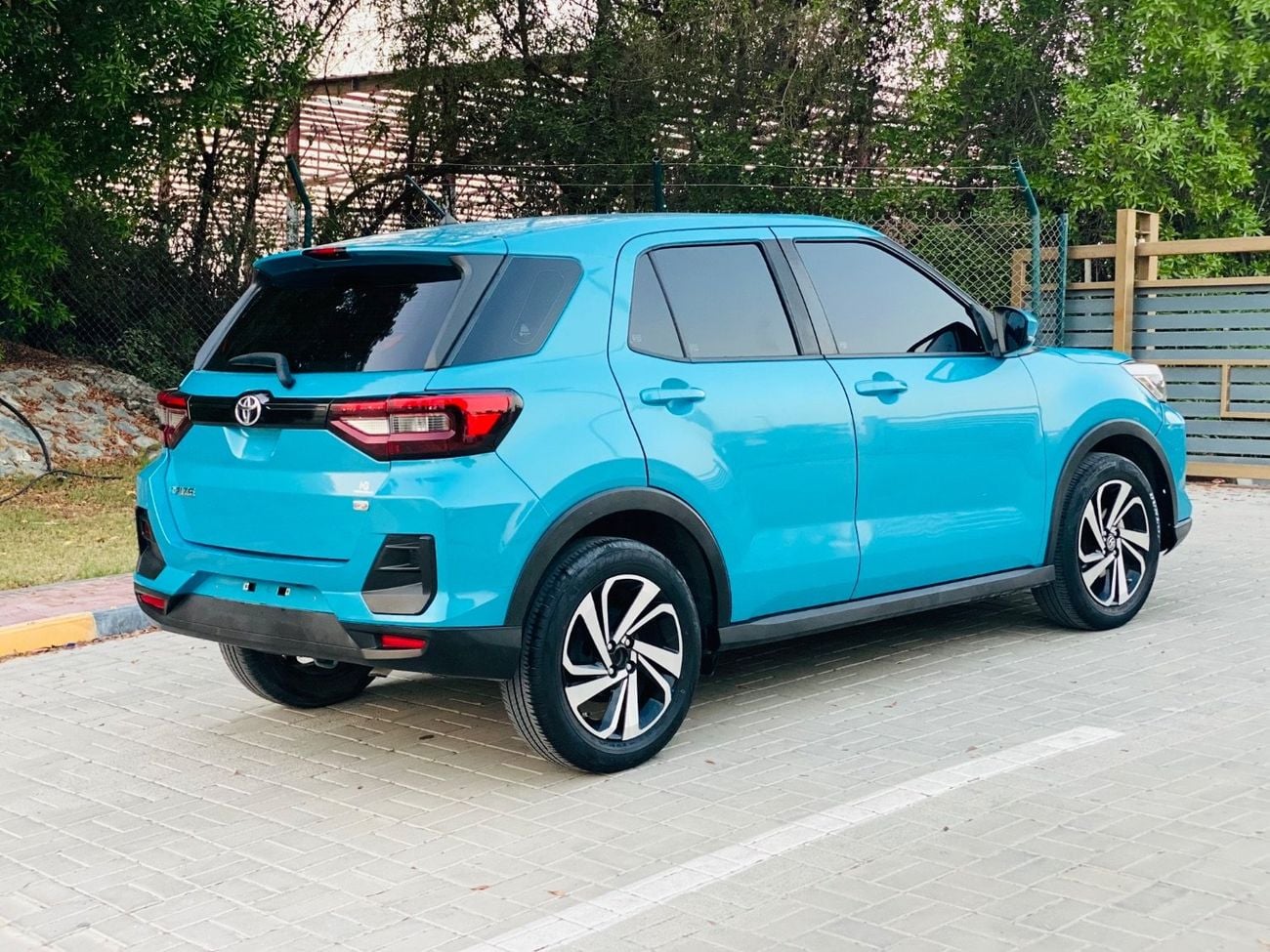 Toyota Raize E