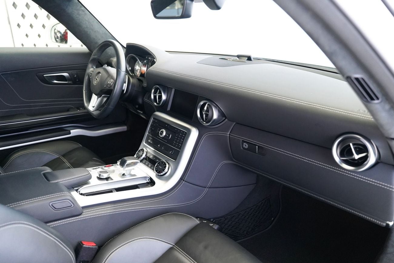 مرسيدس بنز SLS AMG Std 6.2L