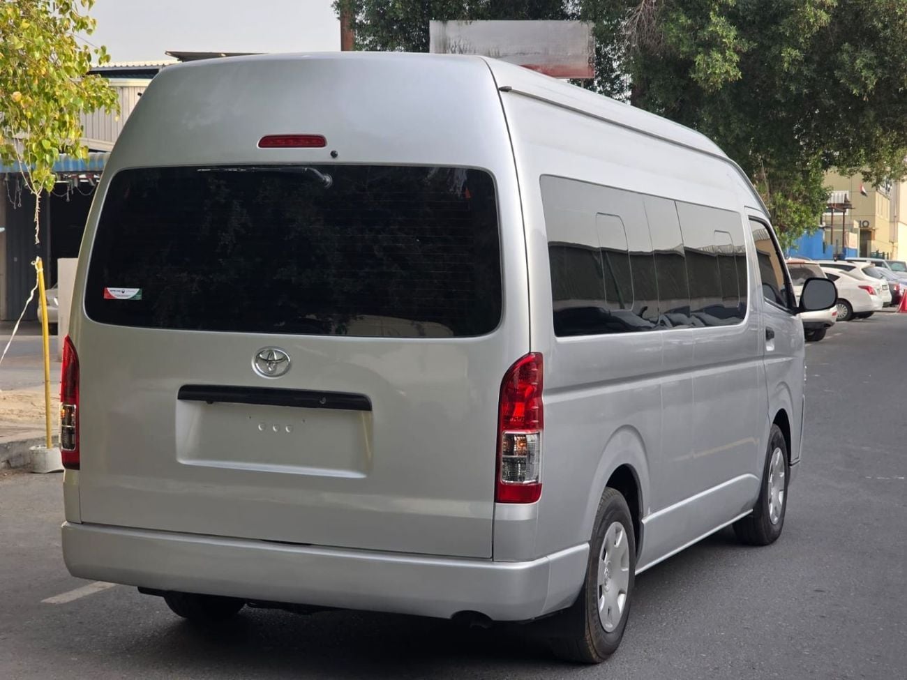 Toyota Hiace 2016 | 2.7L PETROL | AT | RHD | 14 SEATERS | GOOD CONDITION