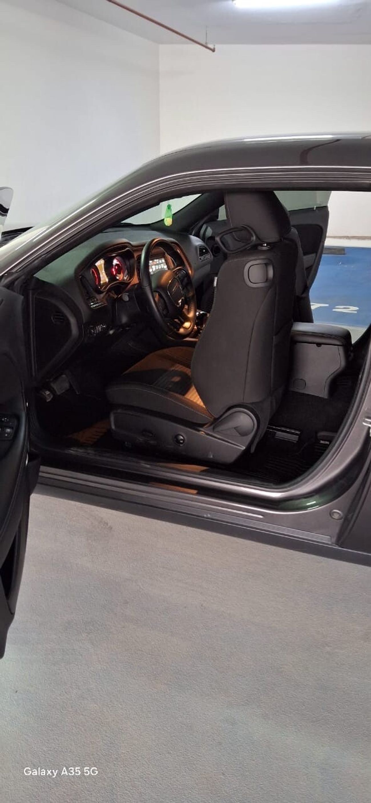 دودج تشالينجر sxt