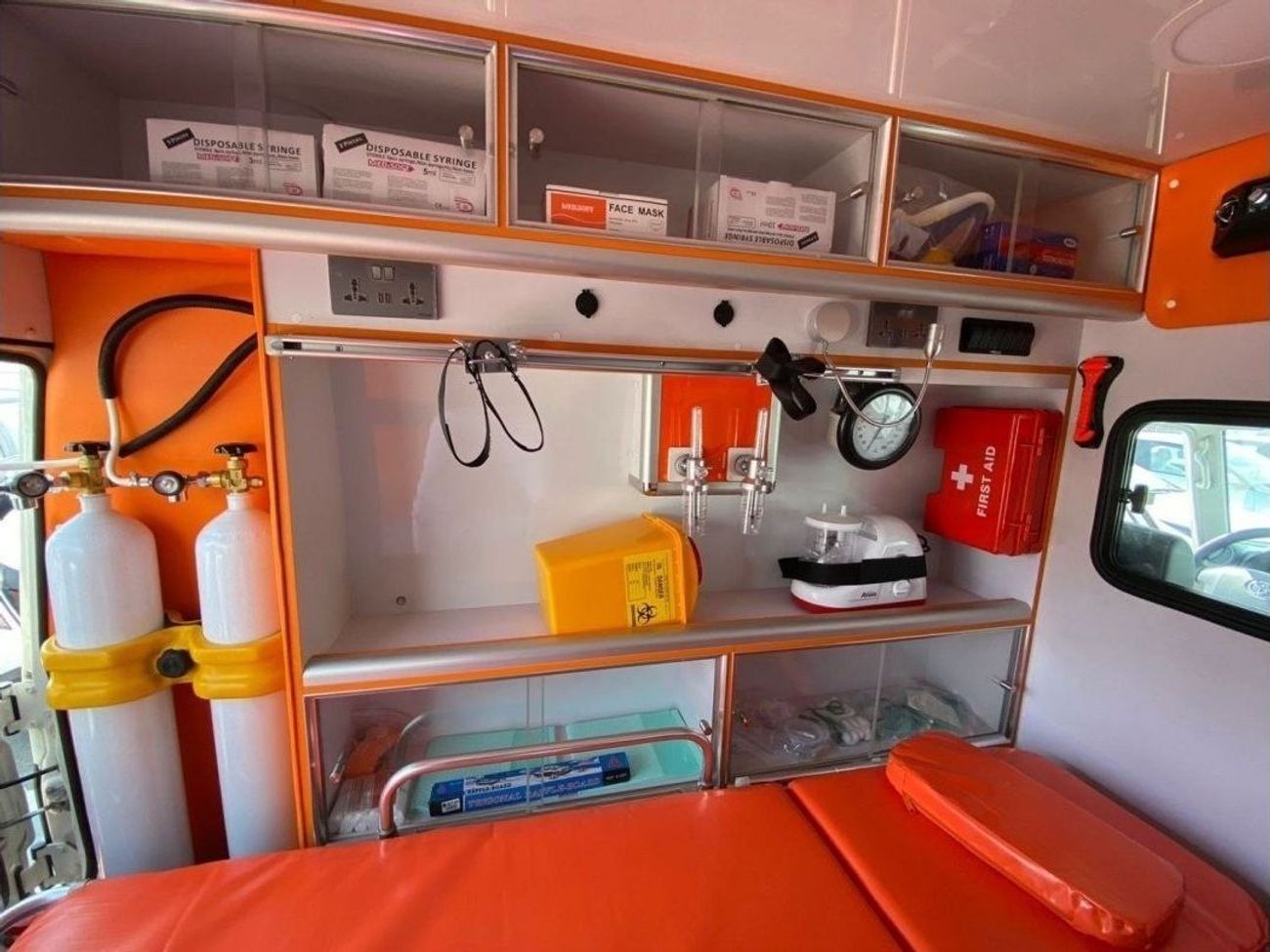 Toyota Land Cruiser 70 TOYOTA LAND CRUISER LC78  AMBULANCE 4.2L DIESEL 6 CYLINDER M/T