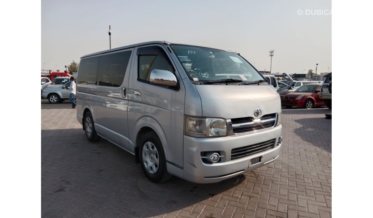 تويوتا هاياس TOYOTA HIACE VAN RIGHT HAND DRIVE (PM1611)