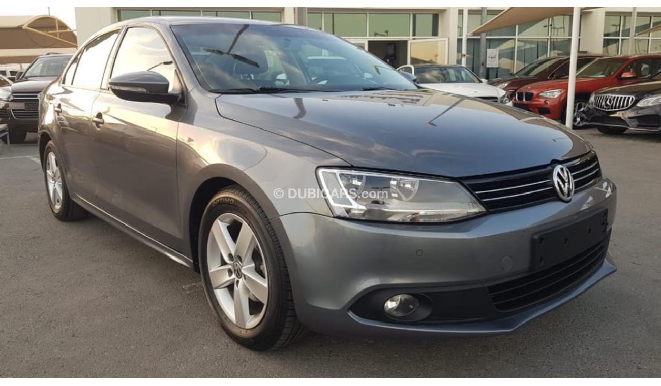 Volkswagen Jetta Volex wagan Getta model 2015 GCC car prefect condition full option low mileage