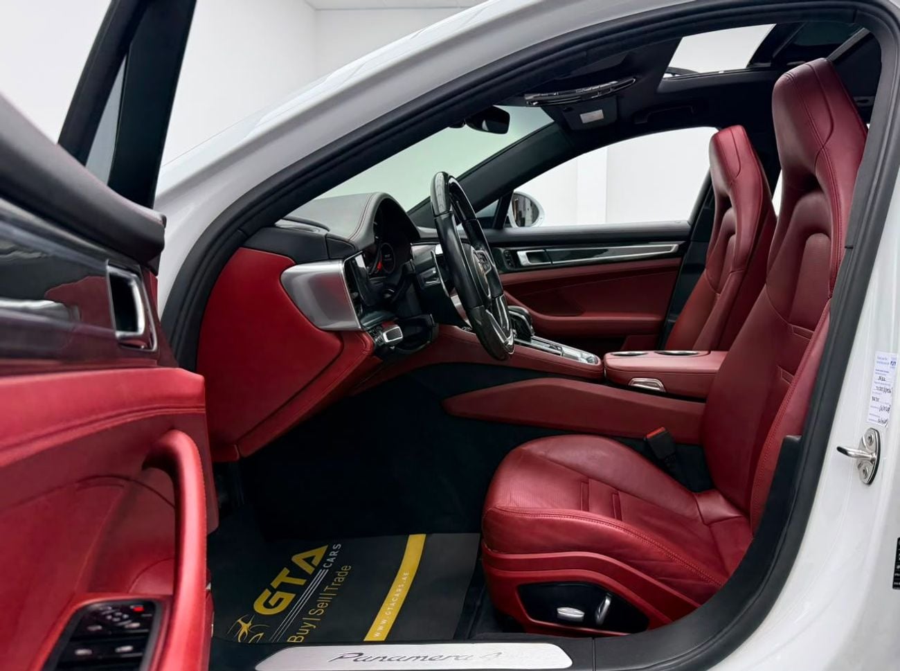 Porsche Panamera 4 SPORT TURISMO 2018 Porsche Panamera 4 Turismo, Full Porsche Service History, Sport Chrono Package, GCC