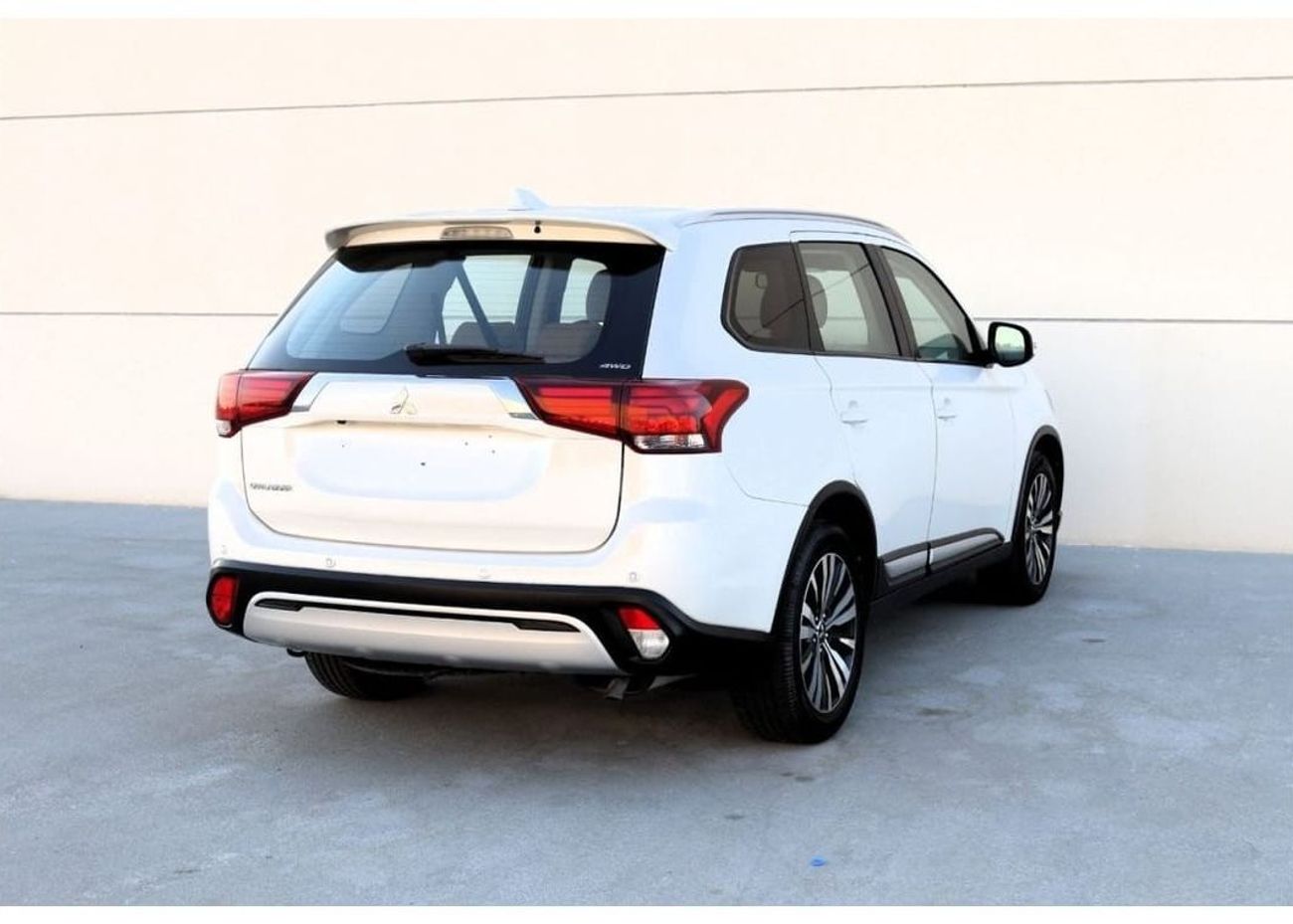 Mitsubishi Outlander GLX Basic 2.4L (5 Seater) Mitsubishi Outlander 2020 GCC edition, mileage 85,000 KM, with a 2.4L engi