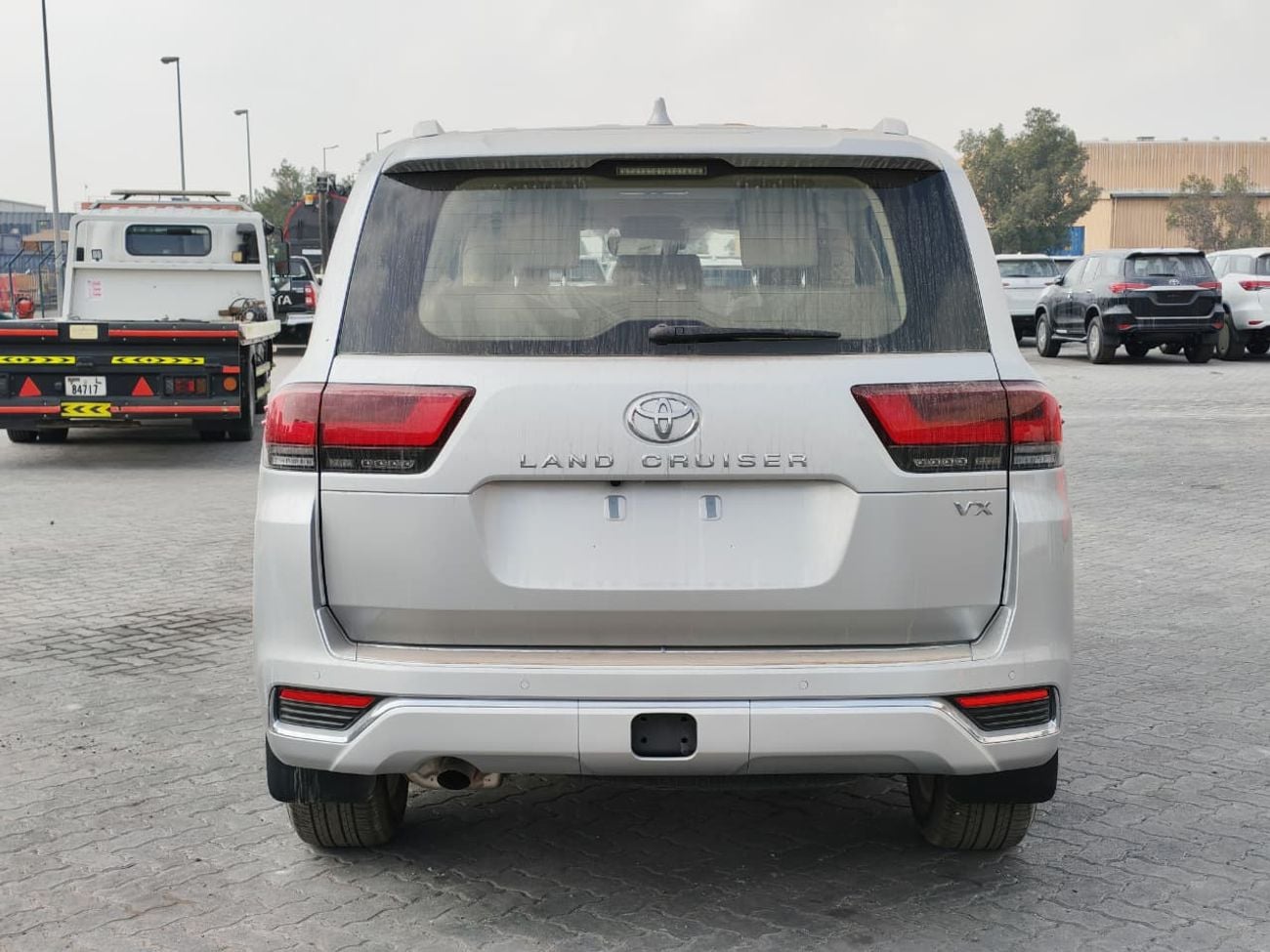 تويوتا لاند كروزر 2025 Toyota Land Cruiser LC300 VX Full-Option with Radar 4.0L V6 Naturally-Aspirated Petrol A/T 4WD