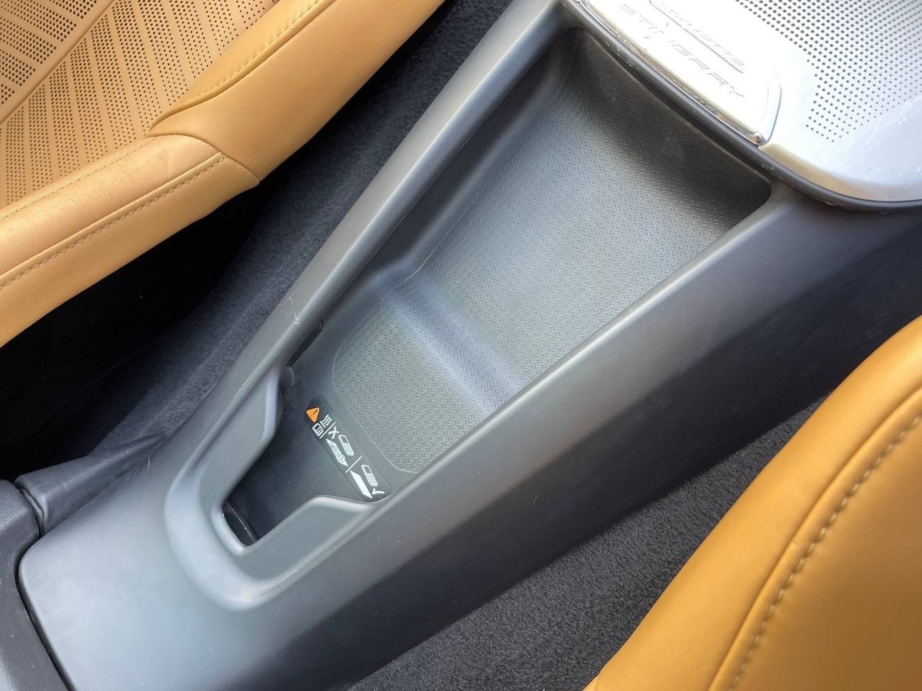 Chevrolet Corvette 1LT 6.2L (490 HP) Convertible C8 STINGRAY/ 6.2L V8 / CONVERTIBLE / LOW MILEAGE / FULL OPTION /BIG SC