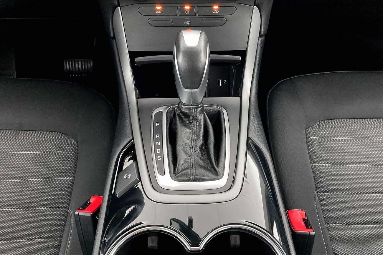 فورد إدج SE | سنة ضمان مجانية | خالية من أضرار الفيضانات