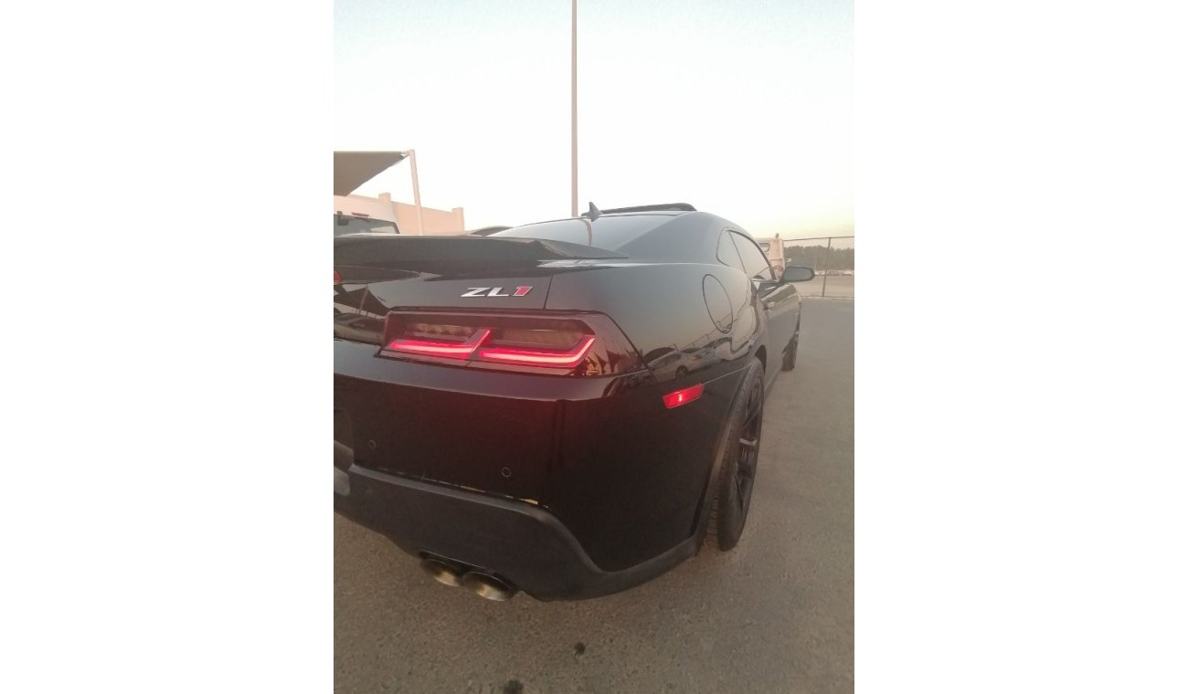 Chevrolet Camaro Chevrolet Camaro ZL1 2014 GCC Specefecation Very Clean Inside And Out Side Without Accedent No Paint