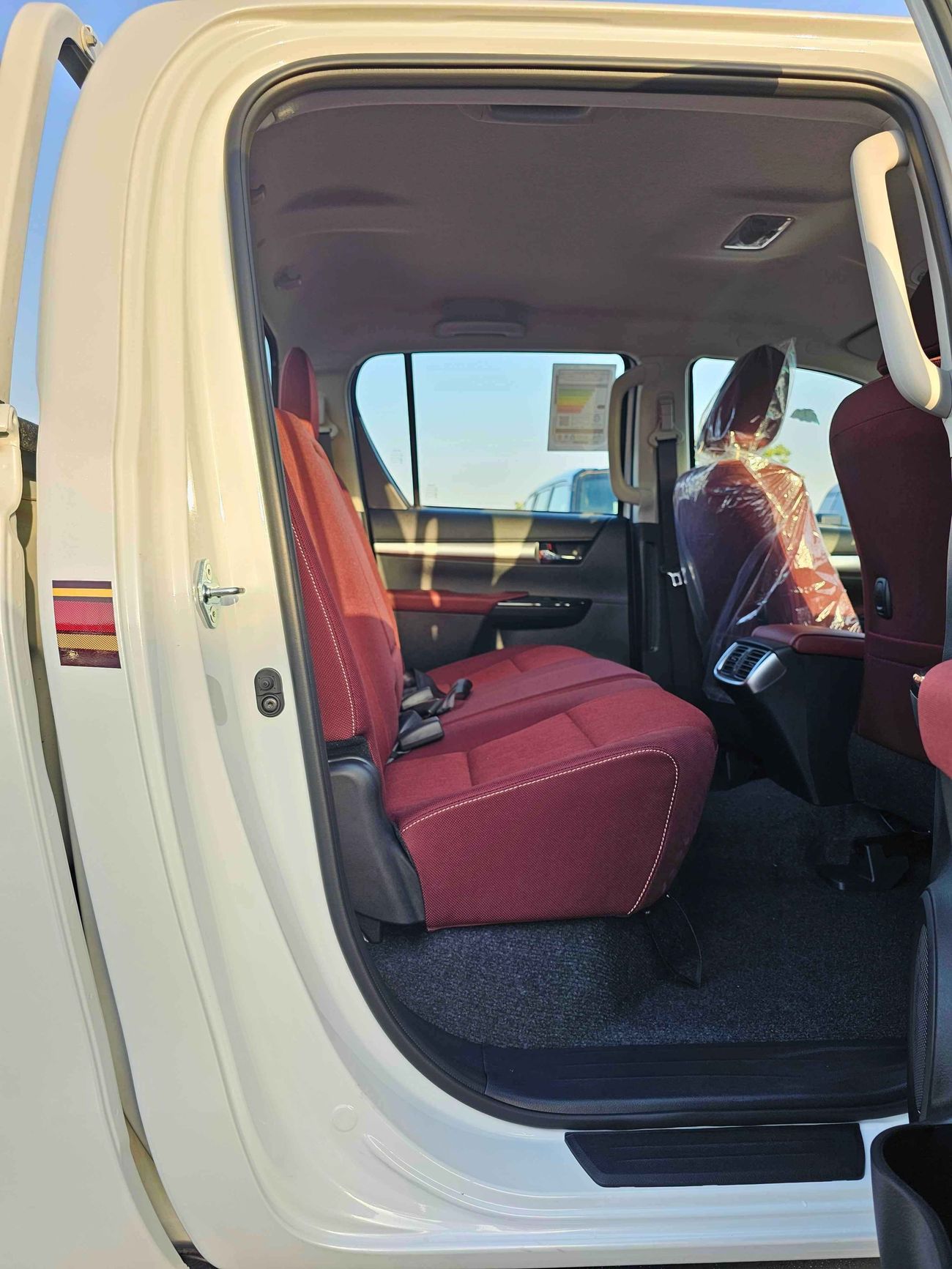 تويوتا هيلوكس GLXS-G SR5 | DOUBLE CABIN | A/T | 2.7L V4 PETROL | 4WD (CODE # GLXS-G)