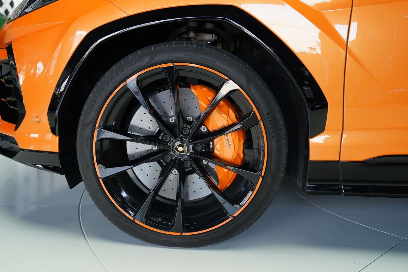 لامبورغيني اوروس STD 4.0T V8