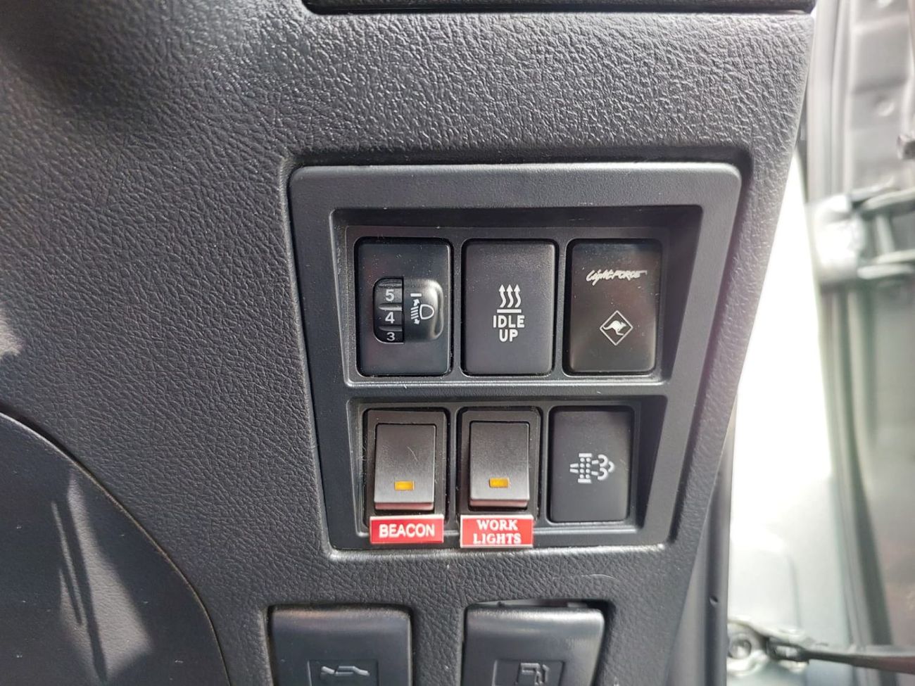 Toyota Hilux TOYOTA HILUX GR PICK UP RHD 2019 MODEL 2.8 L DIESEL AUTOMATIC(PM67606)