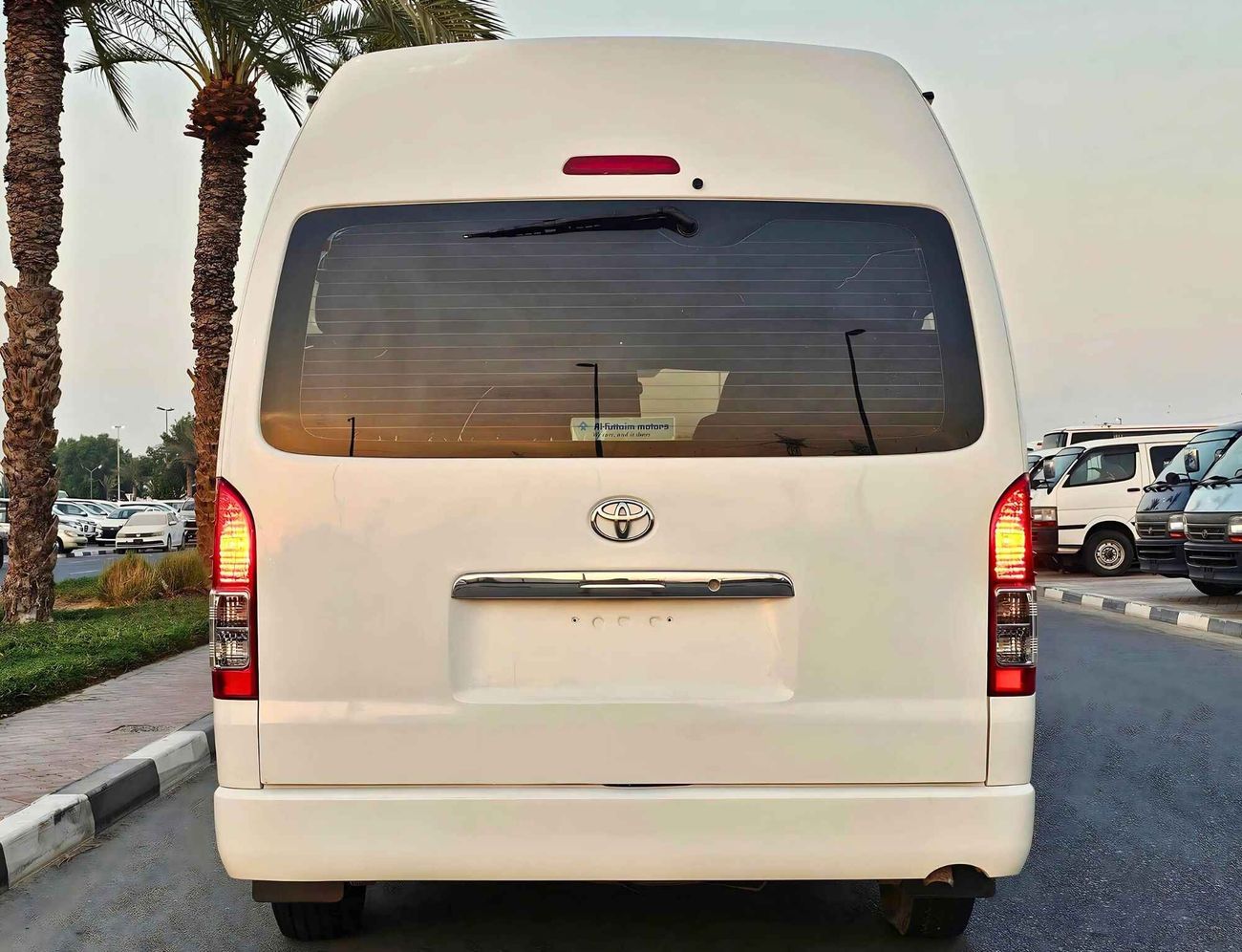 Toyota Hiace PASSENGER/ HIGHROOF/ PATROL MANUAL/ 13 SEATS/ EXPORT ONLY/ LOT# 76549