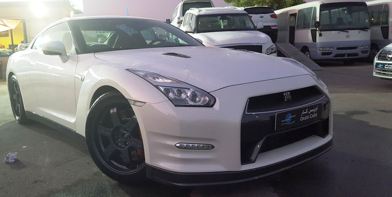 Nissan GTR BLACK EDITION