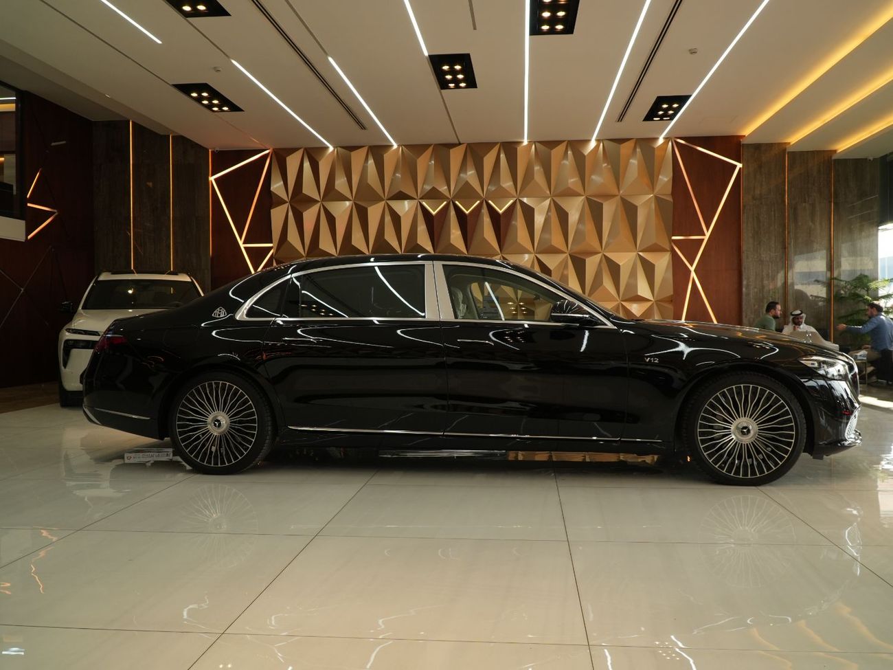 مرسيدس مايباخ S680 مايباخ