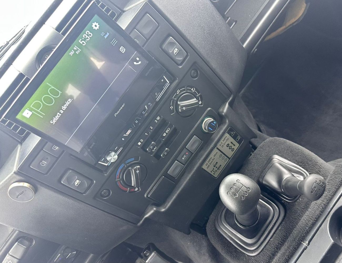 لاند روفر ديفندر 2011 Land Rover Defender 90, Full Service History, Excellent Condition, GCC