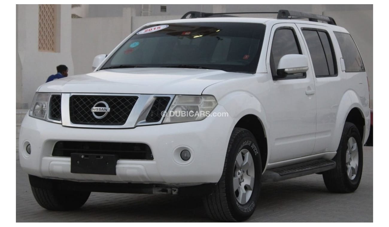 Nissan Pathfinder SE Mid Nissan Pathfinder 2015 in excellent condition, without accidents
