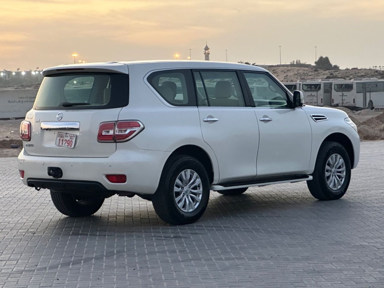 Nissan Patrol SE 4.0L MODEL 2017 GCC CAR PERFECT CONDITION INSIDE AND OUTSIDE FULL OPTION